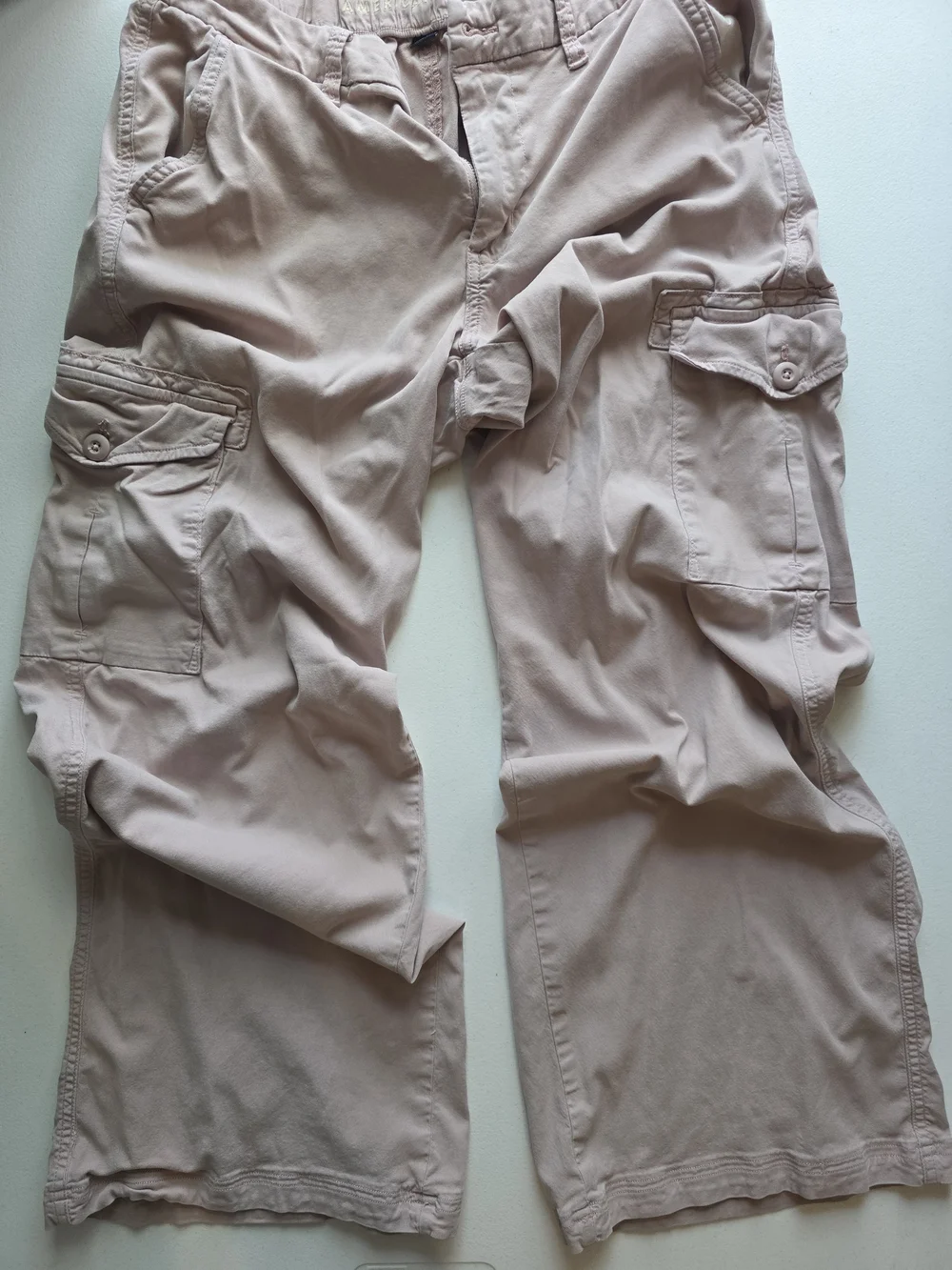 American Eagle Outfitters Women's Wide leg Cargo Pants in Light Pink